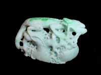 Staggeringly Lifelike!  Lizard Devours His Grasshopper