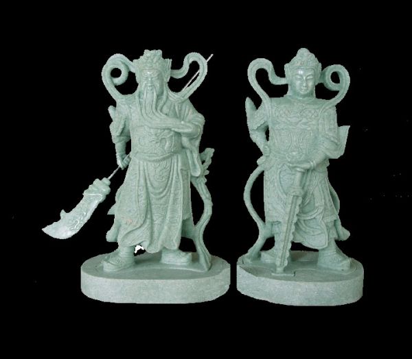 Spectacular QUAN OH (God of Justice) Stands Guard with His Metal Sword