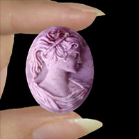 Traditonal Italian Woman Cameo (Facing Right)